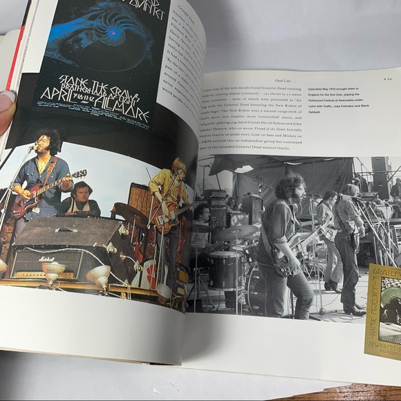 The GRATEFUL DEAD 1965-1990 Book Built to last 25 years of Fantail - Picture 9 of 11